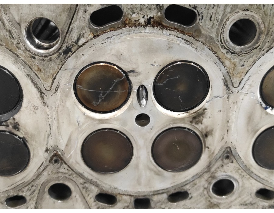 Recambio de culata para bmw serie 3 berlina (e46) 2.0 16v diesel cat referencia OEM IAM 778587603  7785876