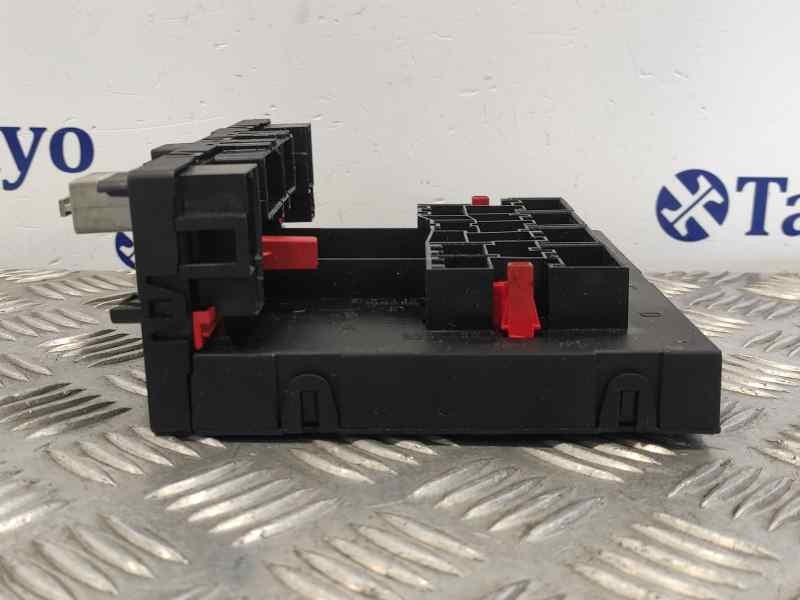 Recambio de caja reles / fusibles para volkswagen golf v berlina (1k1) 1.9 tdi referencia OEM IAM 1K0937049L  