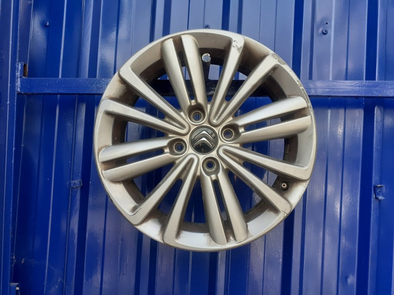 Recambio de llanta para citroën c-elysée 1.6 16v vti referencia OEM IAM 9677100677  HL47592