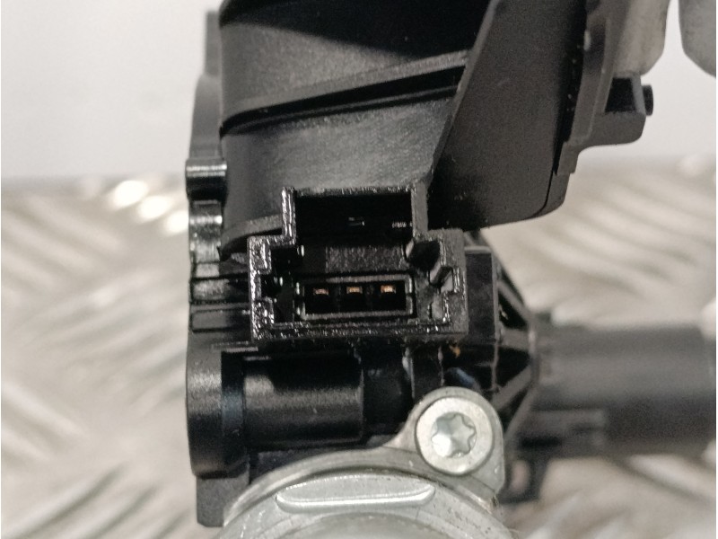 Recambio de motor limpia trasero para peugeot 308 1.6 blue-hdi fap referencia OEM IAM 9677680580  0390208008