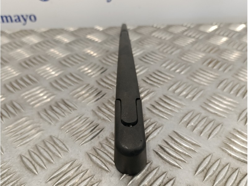 Recambio de brazo limpia trasero para peugeot 308 1.6 blue-hdi fap referencia OEM IAM   