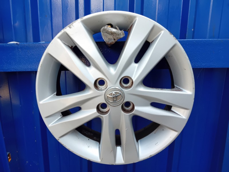 Recambio de llanta para toyota iq referencia OEM IAM   