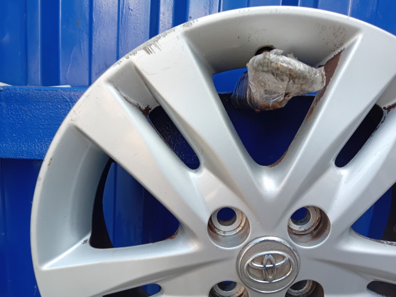 Recambio de llanta para toyota iq referencia OEM IAM   