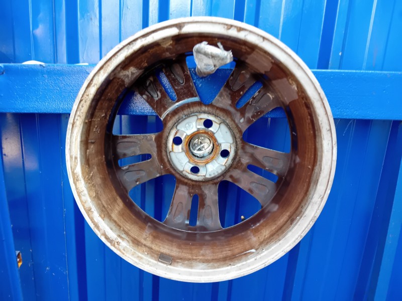 Recambio de llanta para toyota iq referencia OEM IAM   