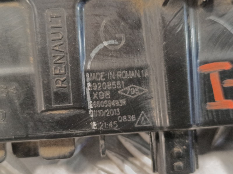 Recambio de piloto delantero izquierdo para renault clio iv 0.9 referencia OEM IAM 89208551  266059493R