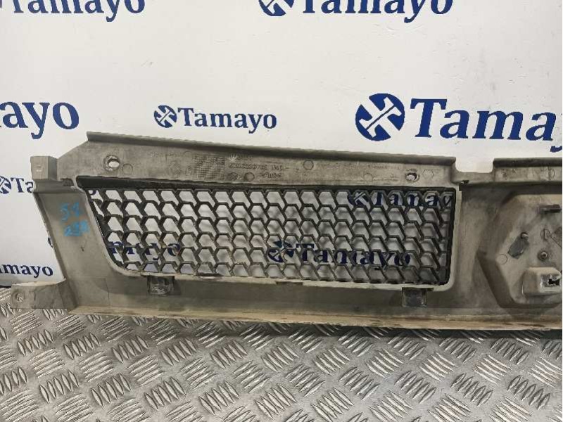Recambio de rejilla delantera para renault master ii phase 2 caja cerrada referencia OEM IAM 8200233765  