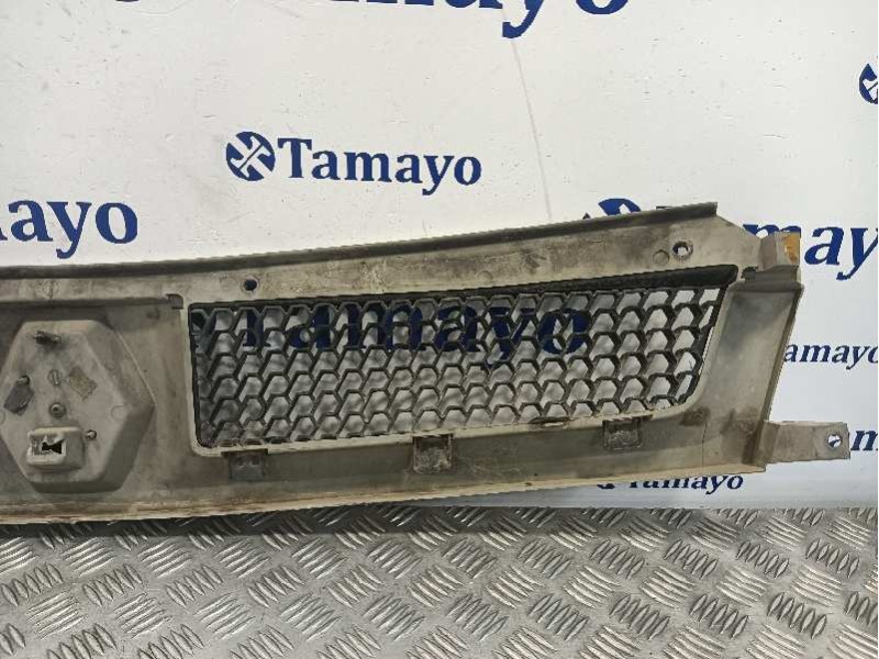Recambio de rejilla delantera para renault master ii phase 2 caja cerrada referencia OEM IAM 8200233765  