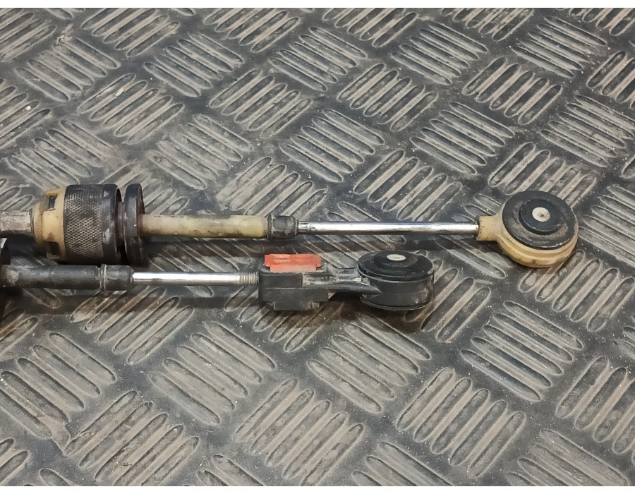 Recambio de palanca cambio para ford focus lim. (cb8) 1.6 tdci cat referencia OEM IAM BV6R7E395GC  BV6R7E395