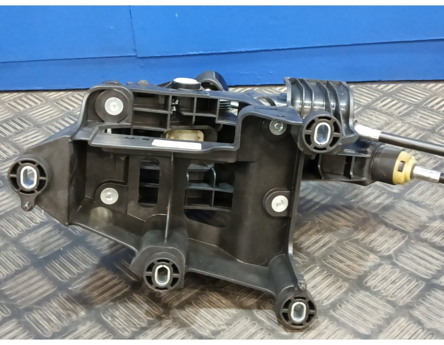 Recambio de palanca cambio para ford focus lim. (cb8) 1.6 tdci cat referencia OEM IAM BV6R7E395GC  BV6R7E395
