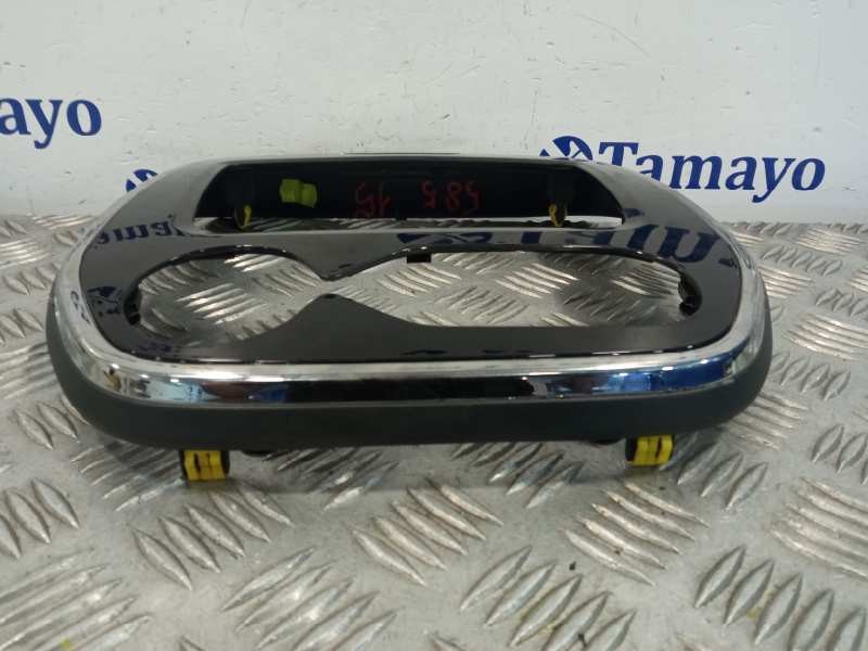 Recambio de moldura para renault captur referencia OEM IAM 00134727 682700795R 68270538R