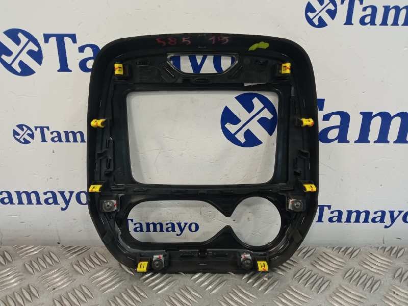 Recambio de moldura para renault captur referencia OEM IAM 00134727 682700795R 68270538R