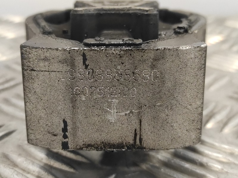 Recambio de soporte motor para peugeot 308 1.6 blue-hdi fap referencia OEM IAM 9808838680  