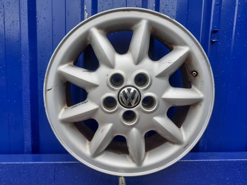 Recambio de llanta para volkswagen golf iii berlina (1h1) 2.0 referencia OEM IAM 1H0601025T  