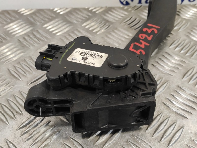 Recambio de potenciometro acelerador para opel meriva b 1.7 16v cdti referencia OEM IAM 13362749  102DE0037