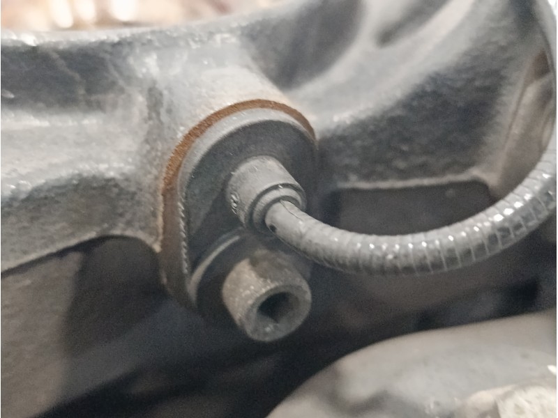 Recambio de mangueta delantera derecha para peugeot 308 1.6 blue-hdi fap referencia OEM IAM 9806779480  