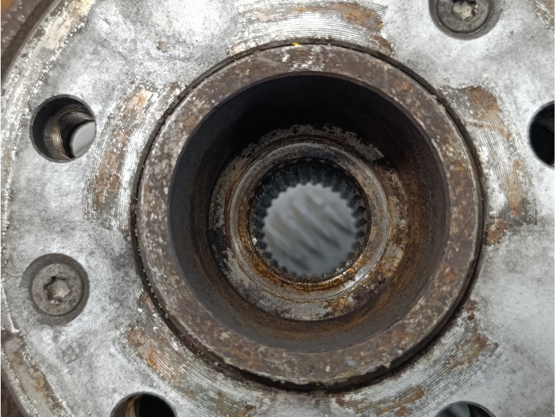 Recambio de mangueta delantera derecha para peugeot 308 1.6 blue-hdi fap referencia OEM IAM 9806779480  