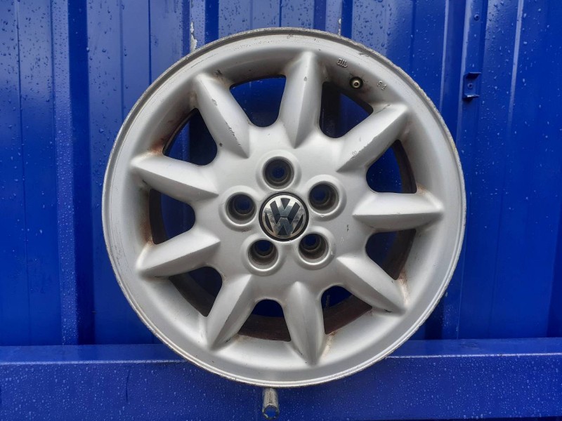 Recambio de llanta para volkswagen golf iii berlina (1h1) 2.0 referencia OEM IAM 1H0601025T  