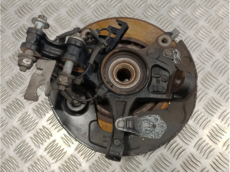 Recambio de mangueta delantera izquierda para peugeot 308 1.6 blue-hdi fap referencia OEM IAM 9806779580  