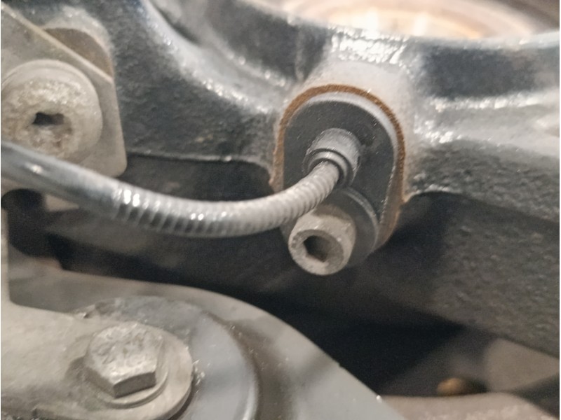 Recambio de mangueta delantera izquierda para peugeot 308 1.6 blue-hdi fap referencia OEM IAM 9806779580  