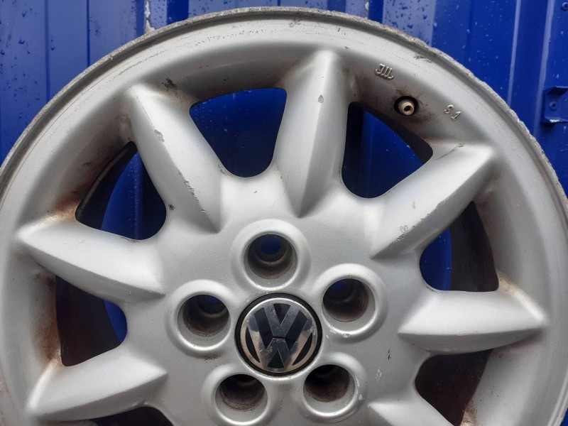 Recambio de llanta para volkswagen golf iii berlina (1h1) 2.0 referencia OEM IAM 1H0601025T  