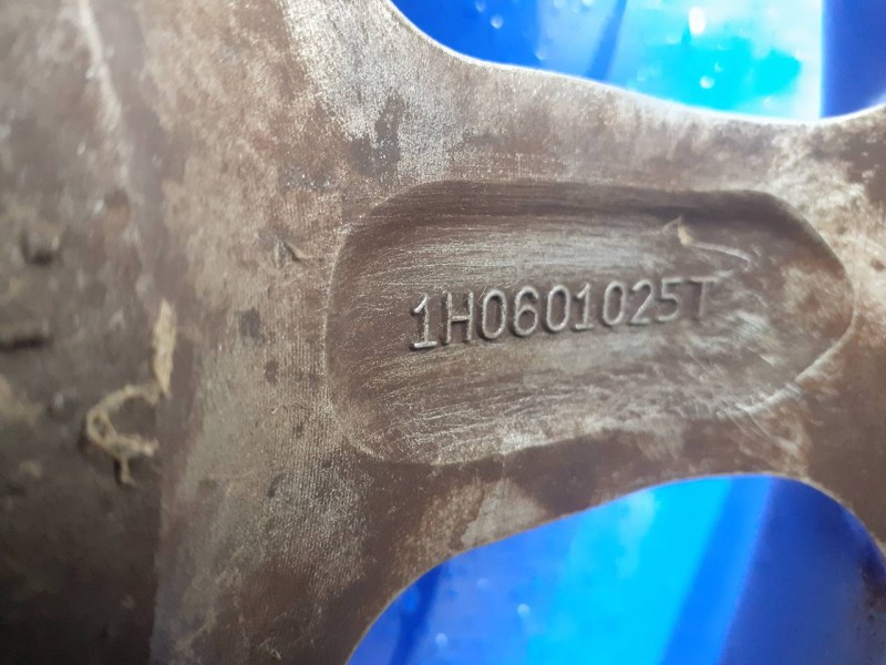 Recambio de llanta para volkswagen golf iii berlina (1h1) 2.0 referencia OEM IAM 1H0601025T  