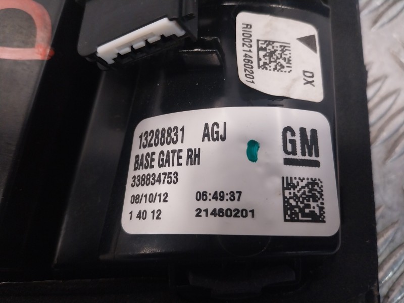 Recambio de piloto trasero derecho interior para opel zafira tourer referencia OEM IAM 13288831 RI0021460201 338834753