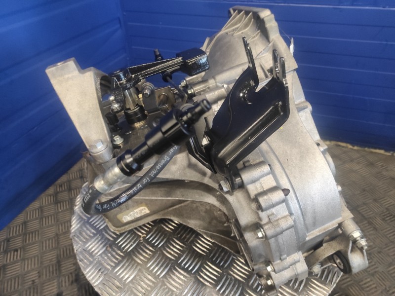 Recambio de caja cambios para ford focus ranchera familiar (dnw) 1.8 tddi referencia OEM IAM 4M5R7002YA  