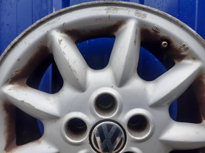 Recambio de llanta para volkswagen golf iii berlina (1h1) 2.0 referencia OEM IAM 1H0601025T  