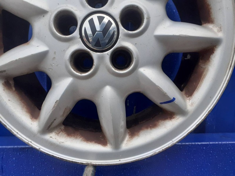 Recambio de llanta para volkswagen golf iii berlina (1h1) 2.0 referencia OEM IAM 1H0601025T  