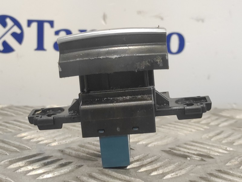 Recambio de freno de mano electrico para peugeot 308 1.6 blue-hdi fap referencia OEM IAM 96785851  032142601