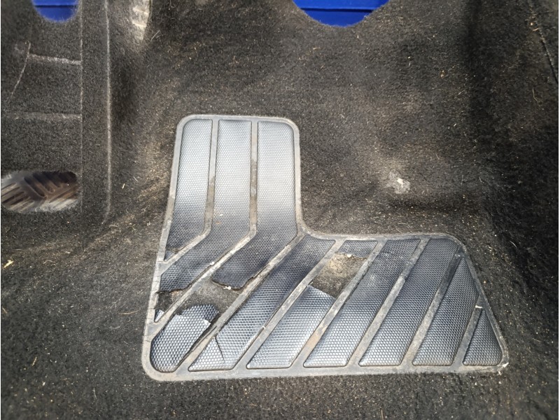 Recambio de moqueta interior suelo para peugeot 308 1.6 blue-hdi fap referencia OEM IAM 96776648ZD  