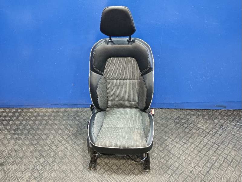 Recambio de asiento delantero derecho para renault clio v 1.0 tce referencia OEM IAM   