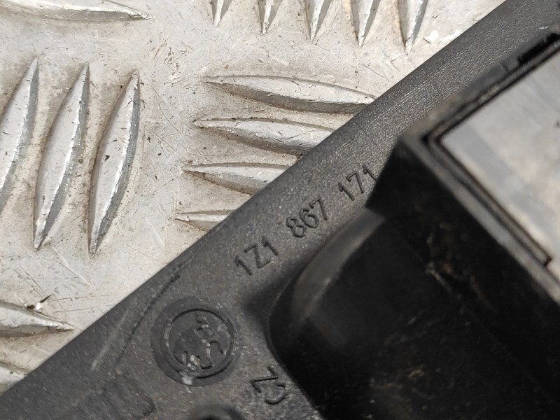 Recambio de mando elevalunas delantero izquierdo para skoda octavia berlina (1z3) 1.9 tdi referencia OEM IAM 1Z1867171  