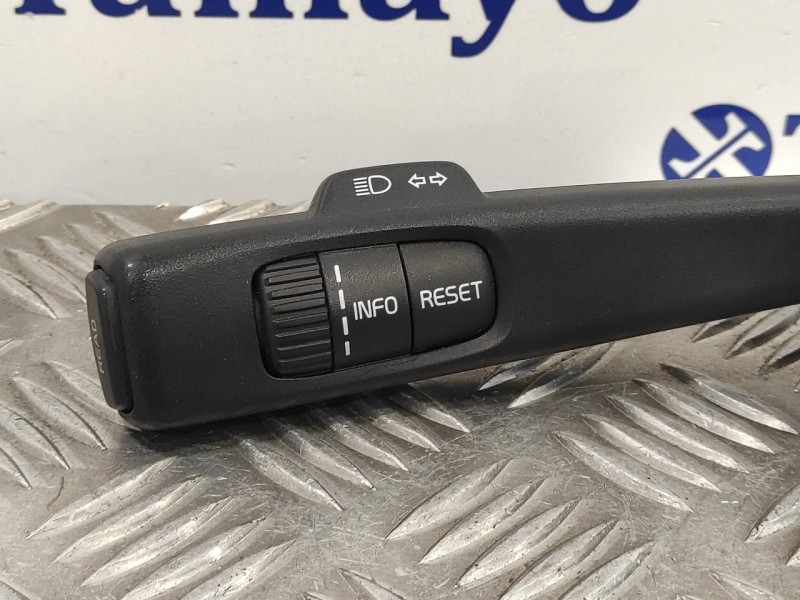 Recambio de mando intermitentes para volvo s60 lim. 2.4 diesel cat referencia OEM IAM 31334647  