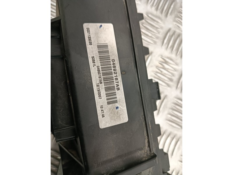 Recambio de caja reles / fusibles para jeep gr. cherokee (wh) 3.0 crd cat referencia OEM IAM 04692167AB  
