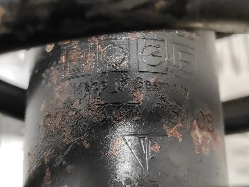 Recambio de amortiguador trasero izquierdo para porsche 928 5.0 v8 referencia OEM IAM 92833305108  
