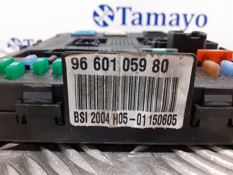 Recambio de caja reles / fusibles para citroën c4 berlina referencia OEM IAM 9660105980 281148373A 281133468A