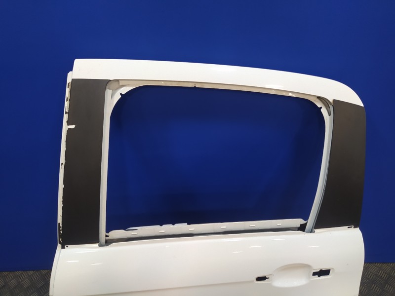 Recambio de puerta trasera izquierda para citroën c3 1.4 referencia OEM IAM   
