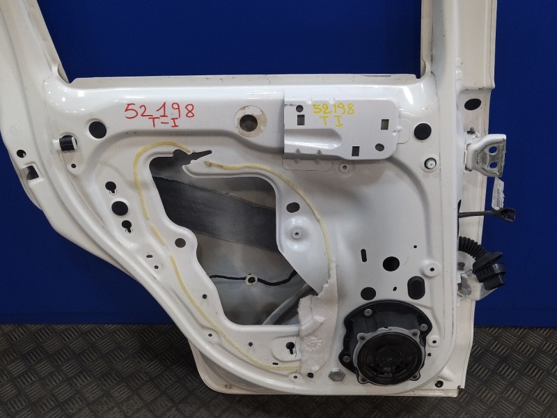 Recambio de puerta trasera izquierda para citroën c3 1.4 referencia OEM IAM   