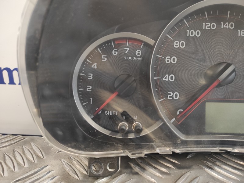 Recambio de cuadro instrumentos para toyota yaris 1.3 16v cat referencia OEM IAM 838000DP60 P6775 MB1575505217