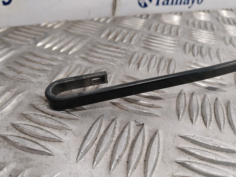 Recambio de brazo limpia delantero izquierdo para nissan interstar m1 fm referencia OEM IAM 8200734776  