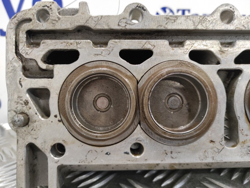 Recambio de culatin para porsche 928 5.0 v8 referencia OEM IAM 9282505R  