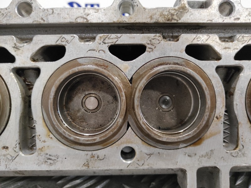 Recambio de culatin para porsche 928 5.0 v8 referencia OEM IAM 9282505R  