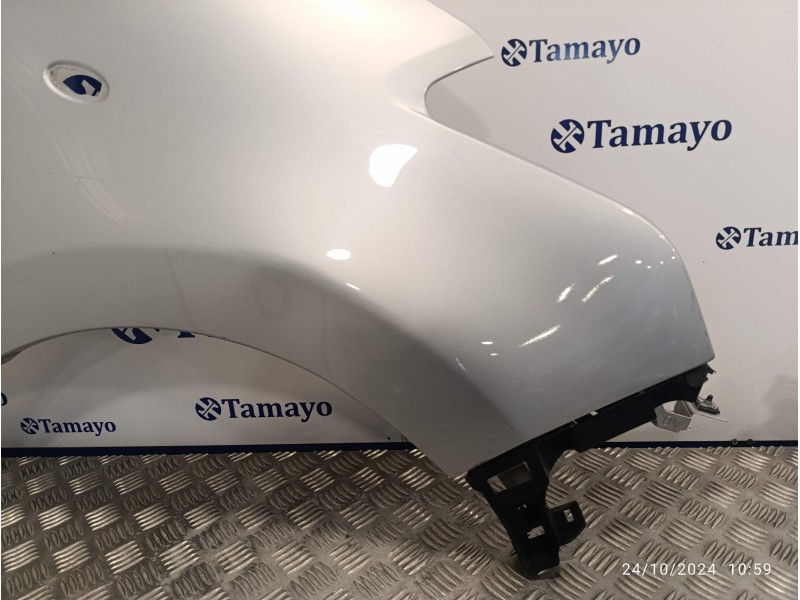 Recambio de aleta delantera derecha para citroën c3 picasso 1.6 hdi fap referencia OEM IAM   