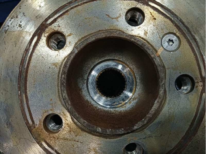 Recambio de mangueta delantera derecha para nissan interstar m1 fm referencia OEM IAM   