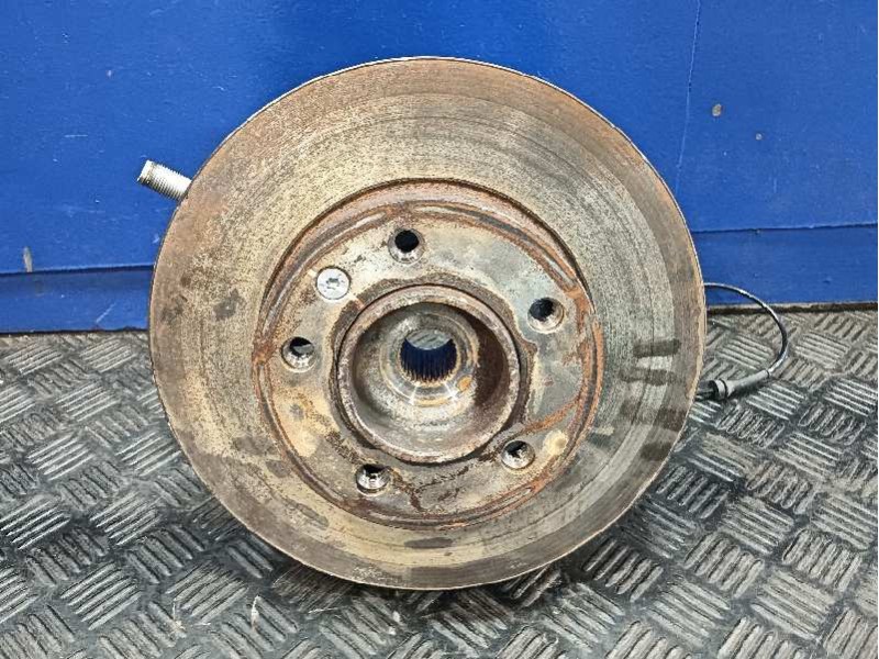 Recambio de mangueta delantera izquierda para nissan interstar m1 fm referencia OEM IAM   