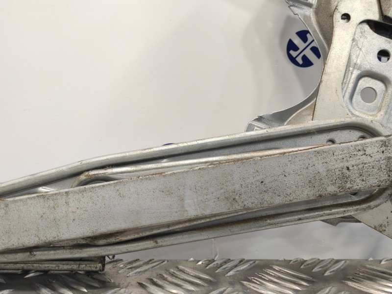 Recambio de elevalunas delantero derecho para toyota yaris 1.3 16v cat referencia OEM IAM 857100D100 AV2621002331 973582101