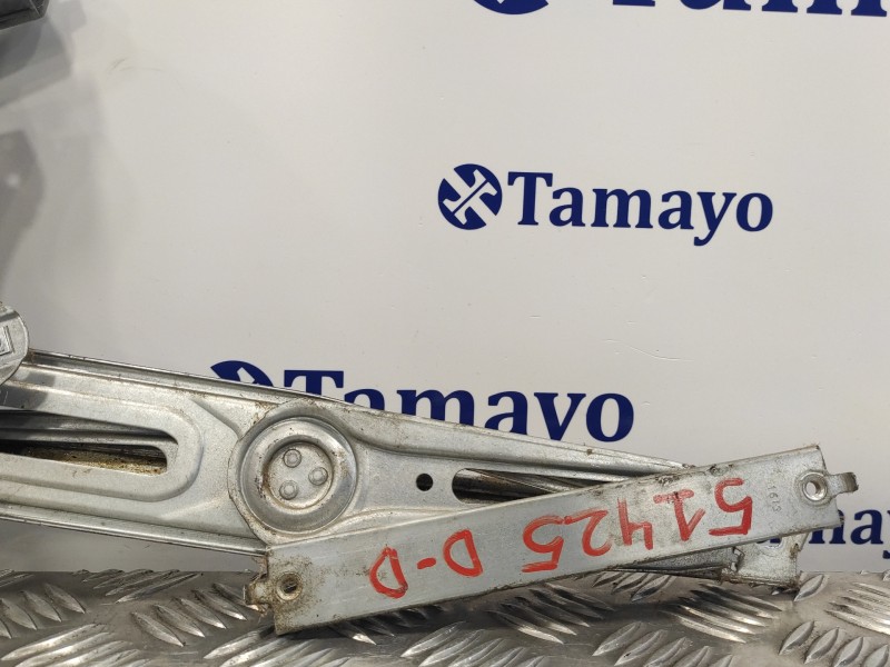 Recambio de elevalunas delantero derecho para toyota yaris 1.3 16v cat referencia OEM IAM 857100D100 AV2621002331 973582101