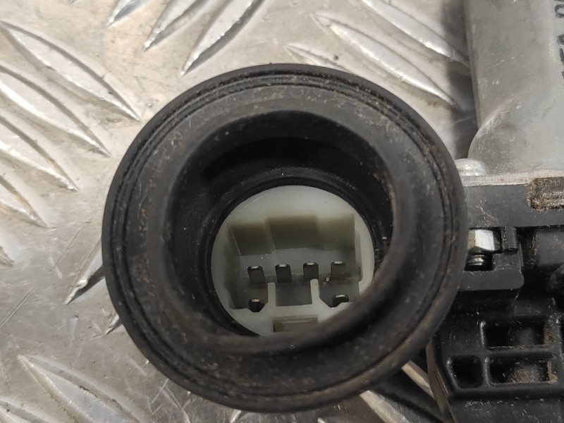 Recambio de elevalunas delantero derecho para toyota yaris 1.3 16v cat referencia OEM IAM 857100D100 AV2621002331 973582101