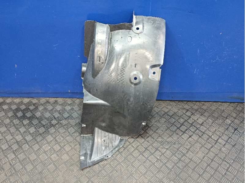 Recambio de plastico paso rueda delantero izquierdo para nissan interstar m1 fm referencia OEM IAM 63841003R  